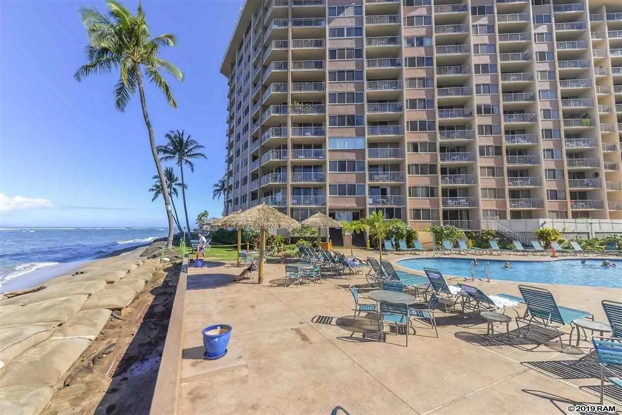 Royal Kahana 409