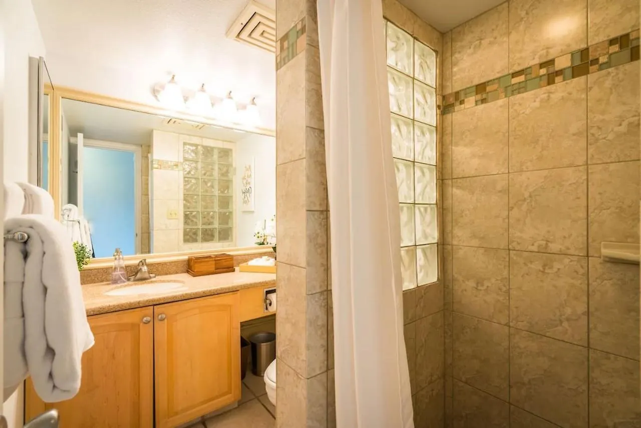 King Suite: Walk To Beach, Pool *