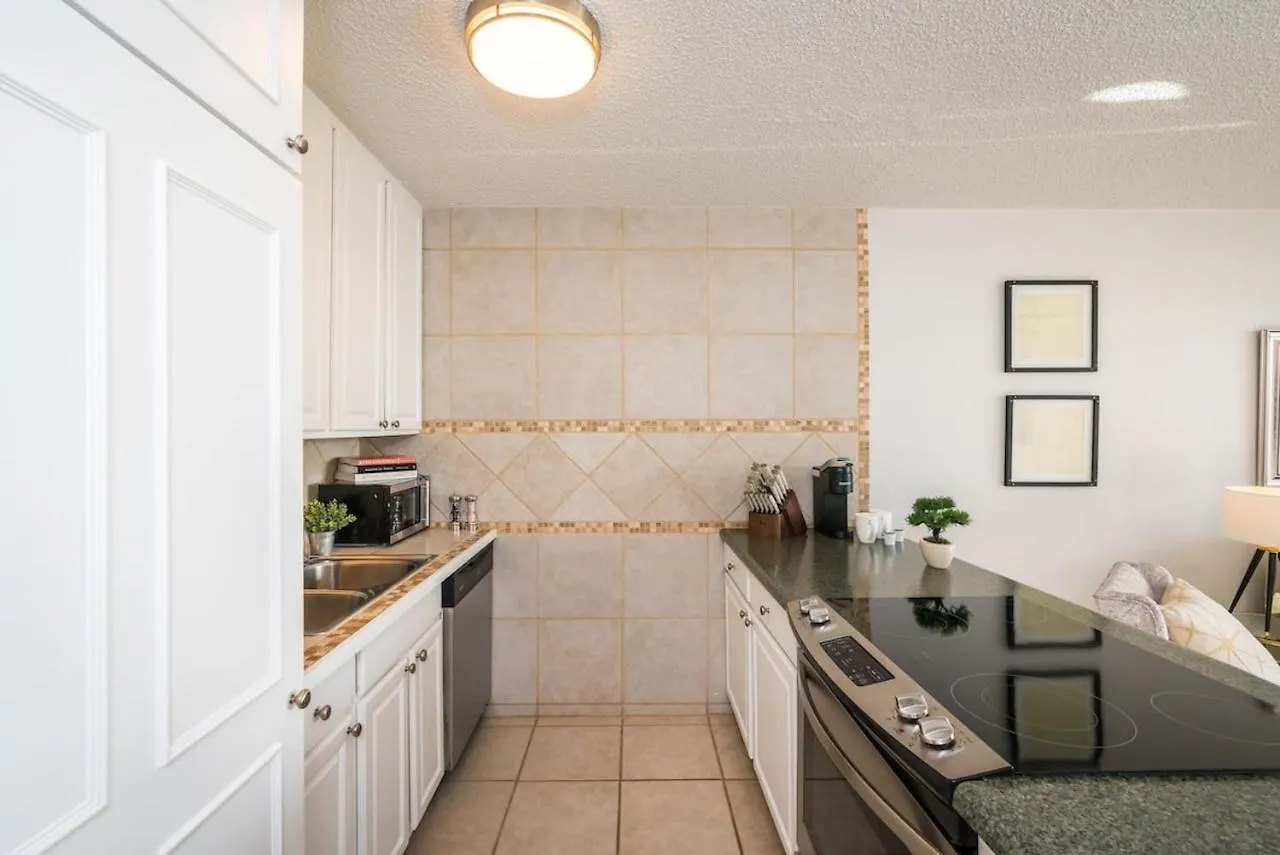 Lägenhet 1bd With Ocean Views: 40% Off, Self Check-in