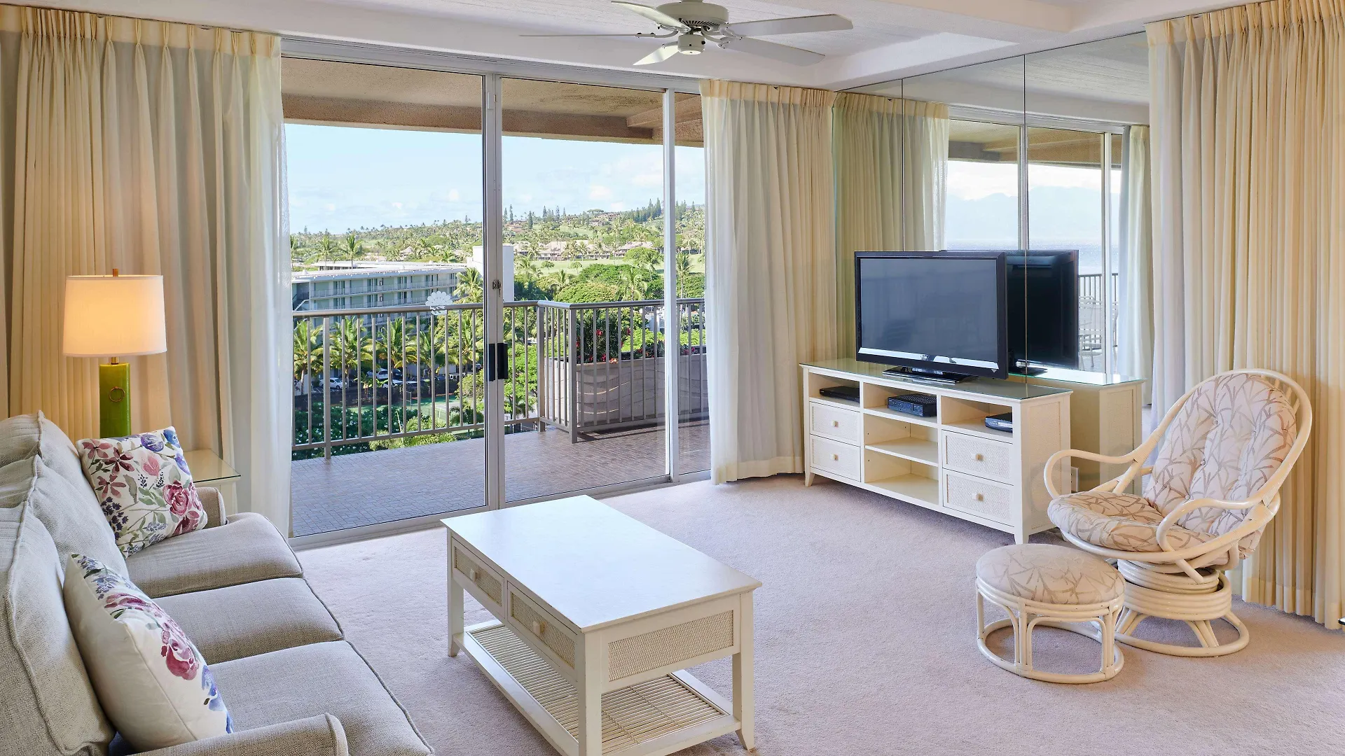 Aparthotel Aston At The Whaler On Kaanapali 5*
