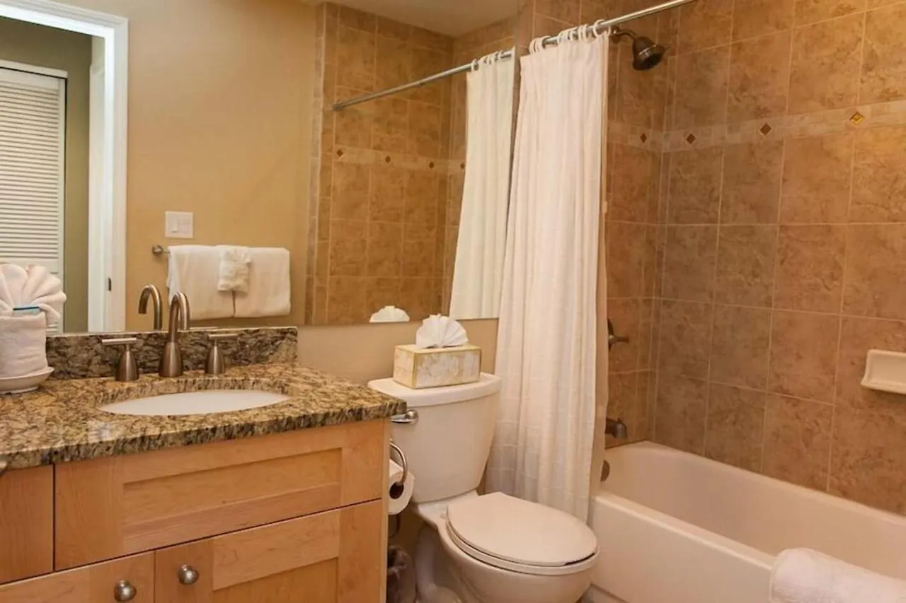 Beautiful 2 Bedroom Oceanview At Maui Kamaole Located At South End Of Kihei Adjacent To Traditional Hawaiian Style