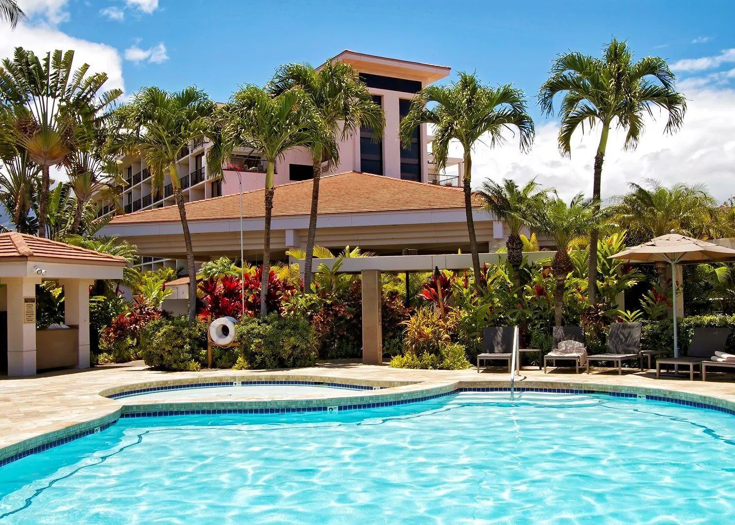Maui Coast Hotel 3*