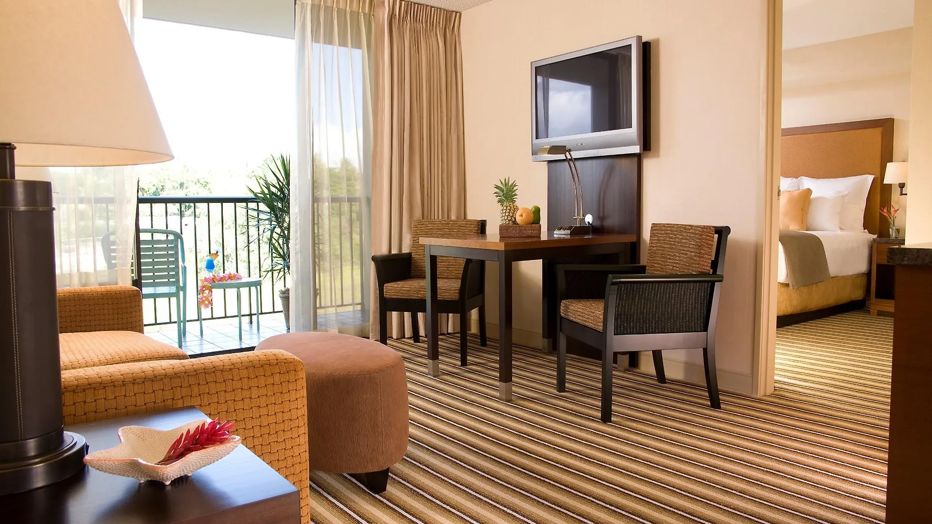 Maui Coast Hotel 3*