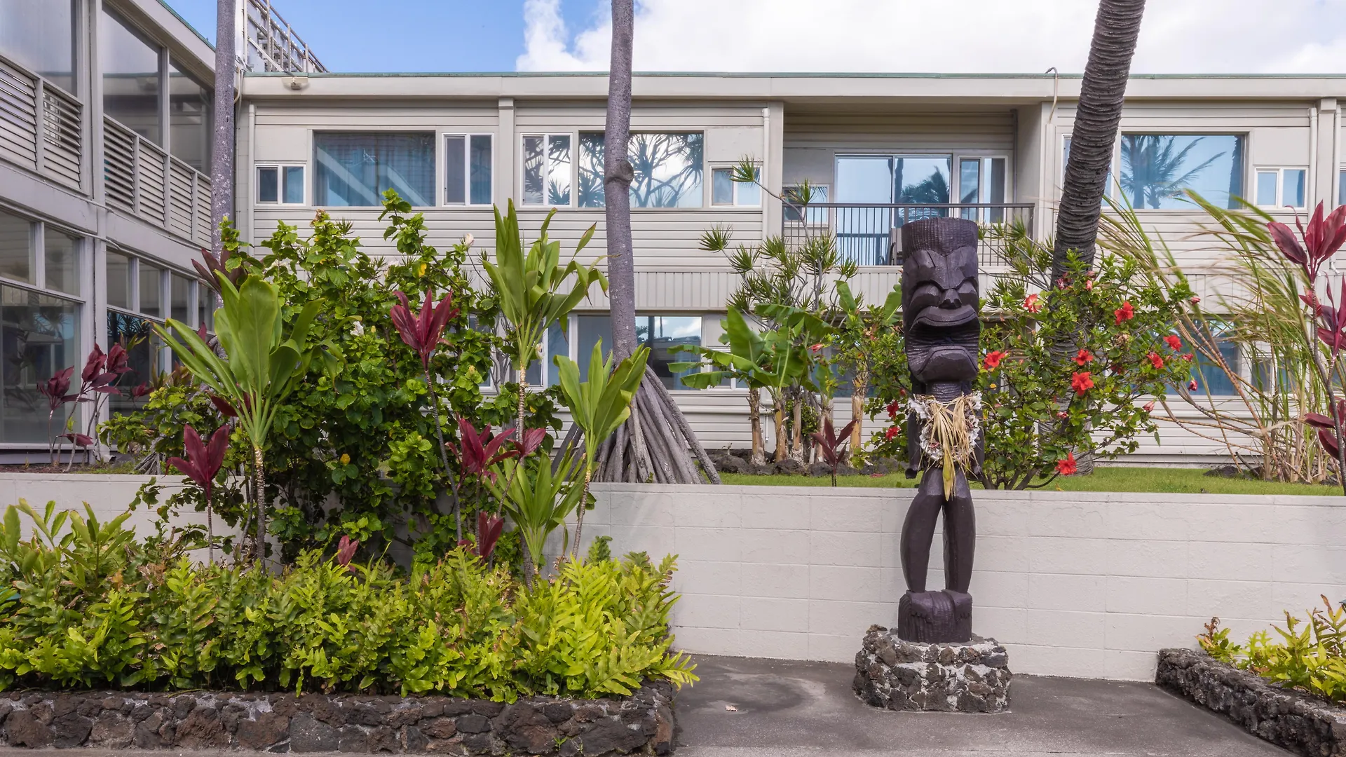 Maui Hotel