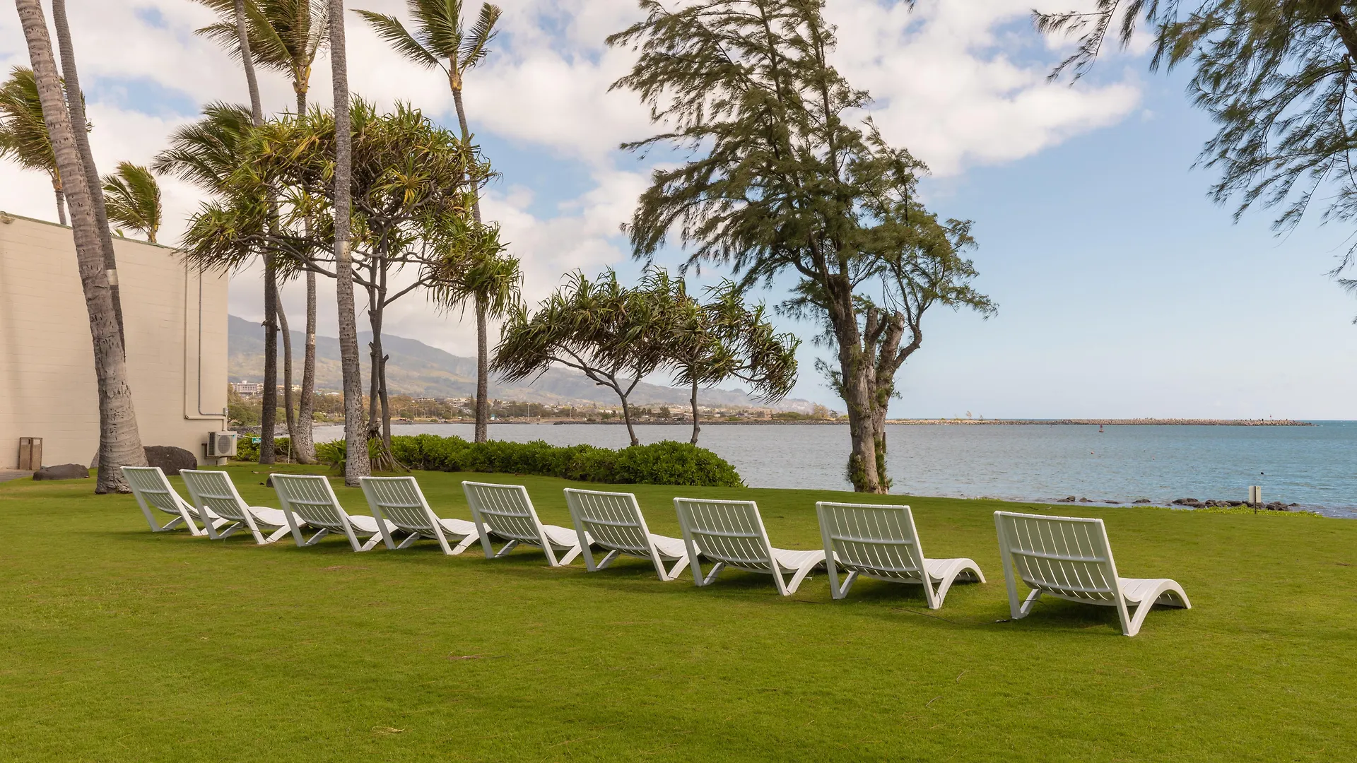 Hotel Maui 3*