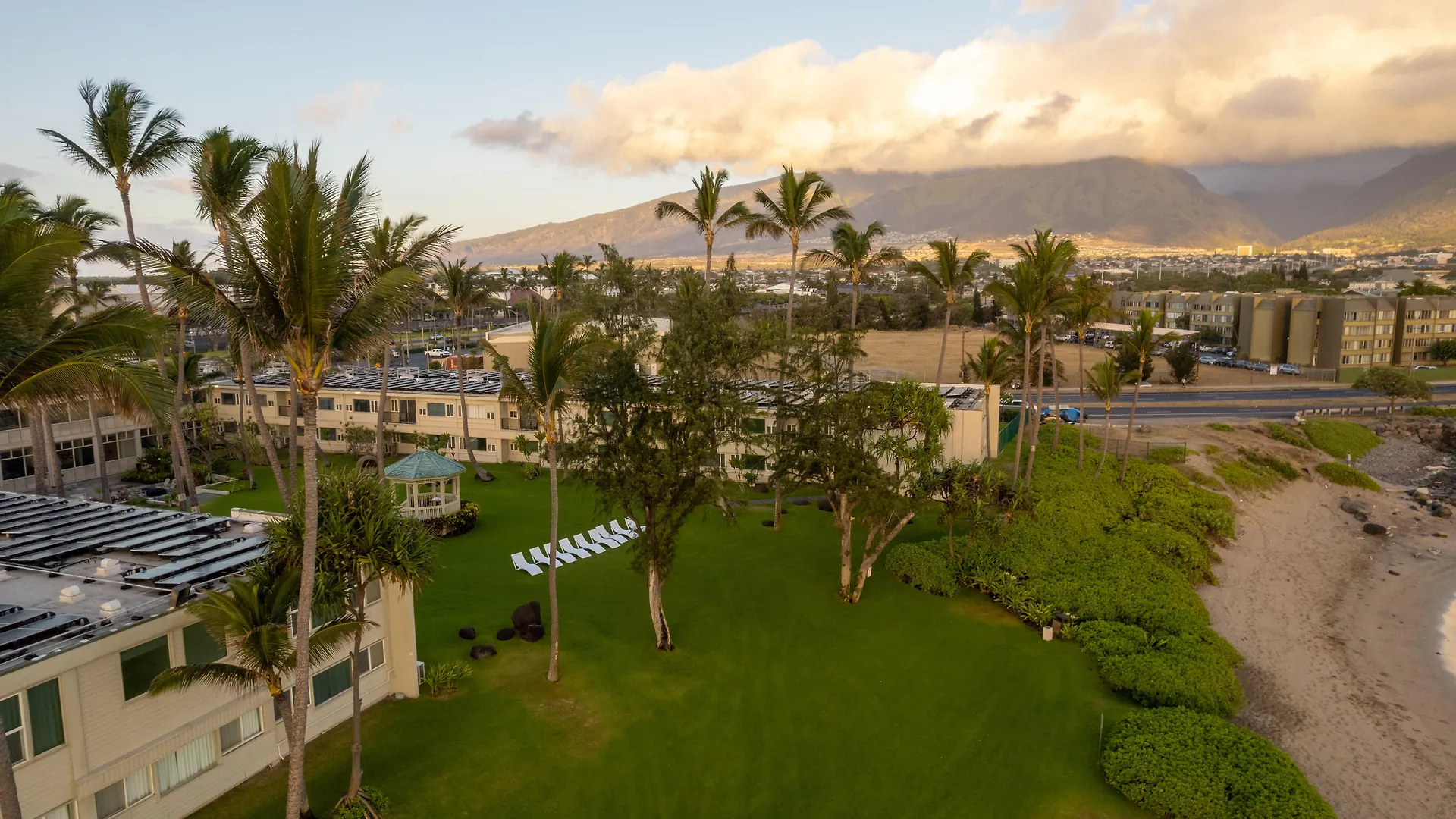Hotel Maui 3*