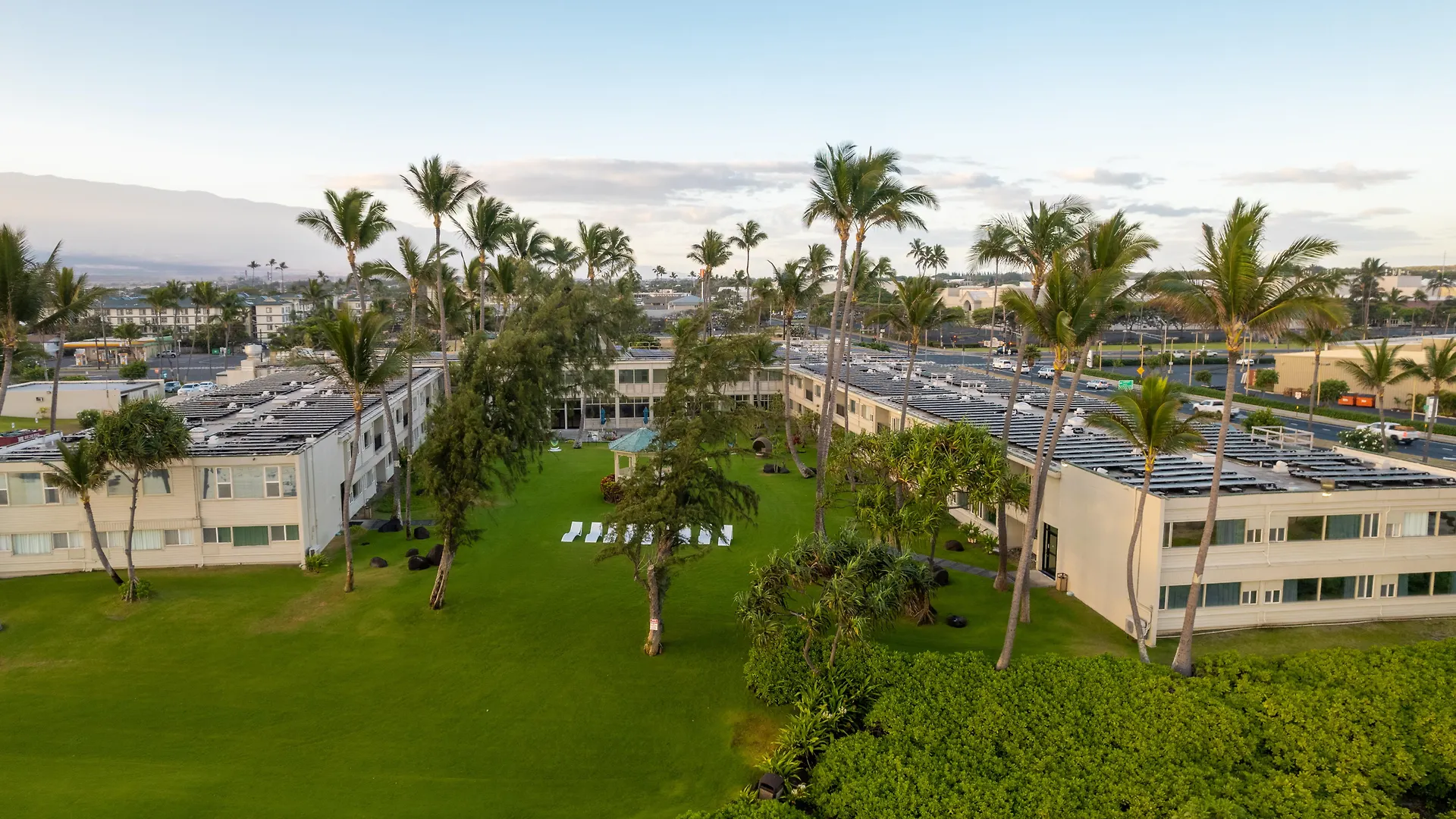 Hotel Maui 3*