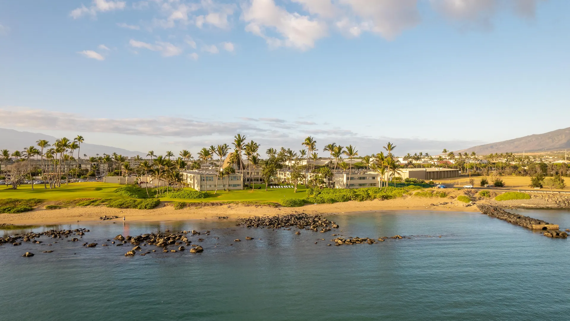 Maui Hotel 3*