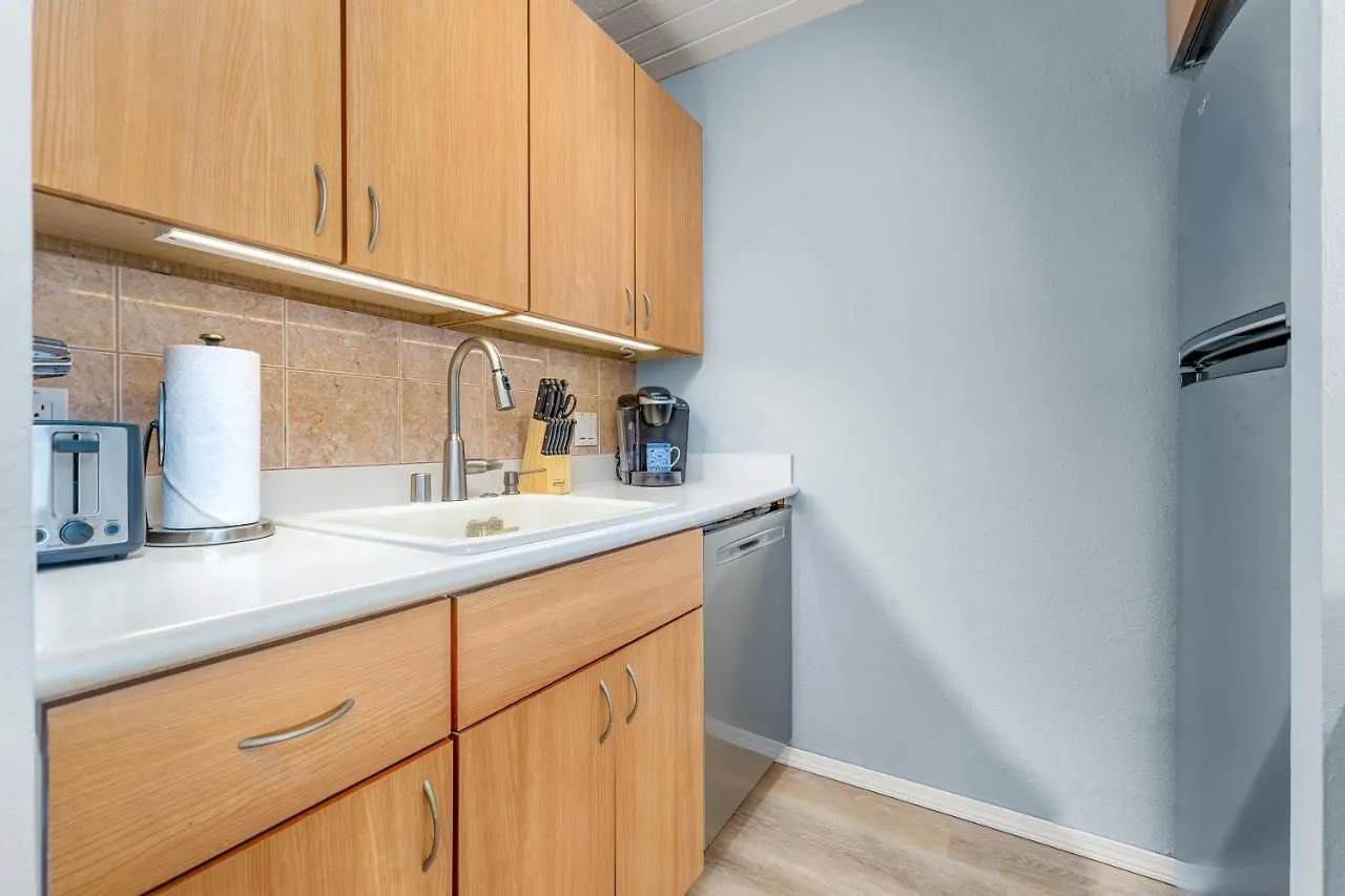 Convenient To Downtown Kihei, Across Famous Charley Young Beach, 3 Pool, Tennis Courts Mv3407 דירה *