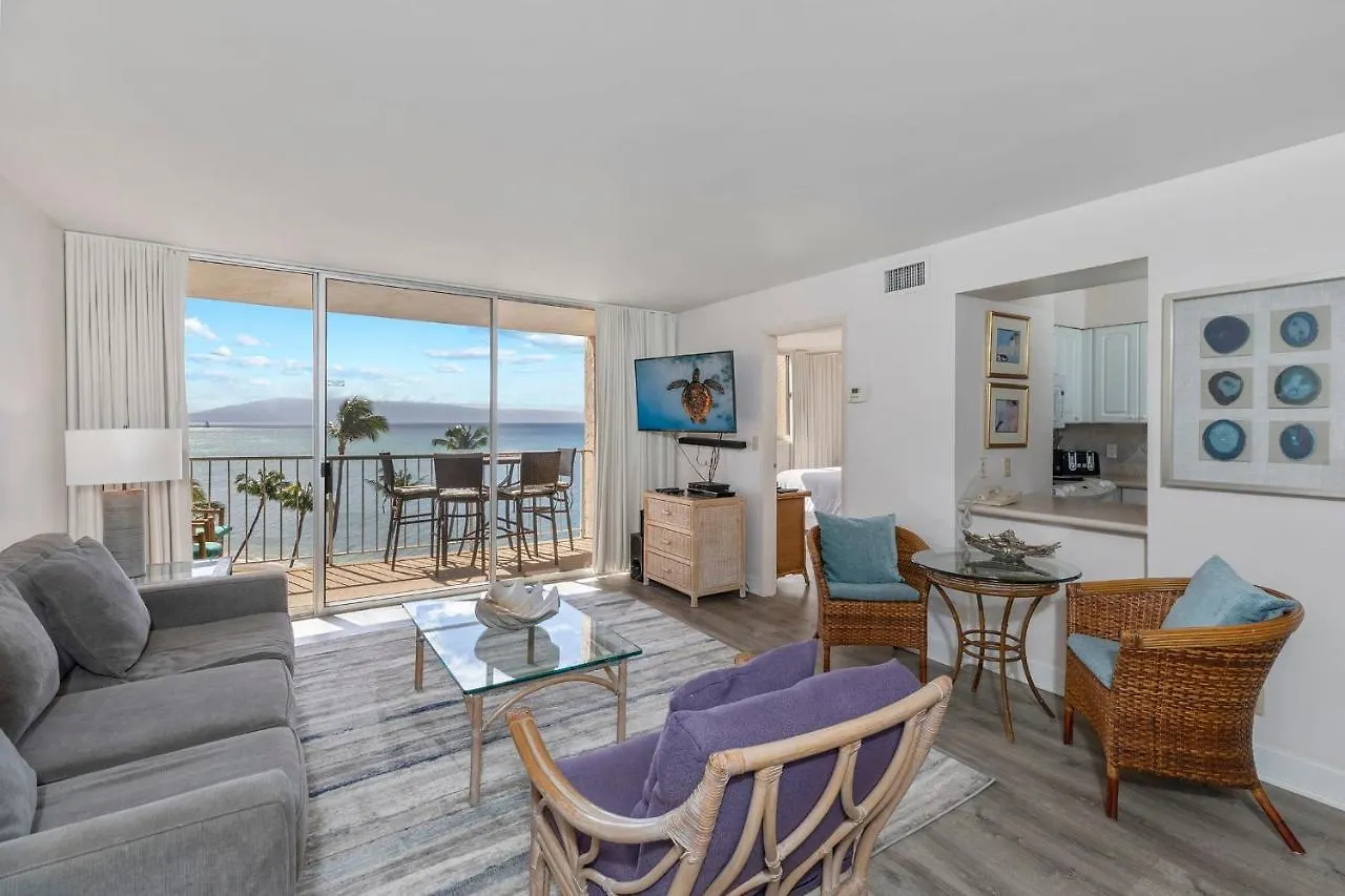 Incredible Beachfront 1br - Sleeps 4 Awesome Location And In The Center Of Restaurants Many Beaches Golf And More Ferienhaus Kahana