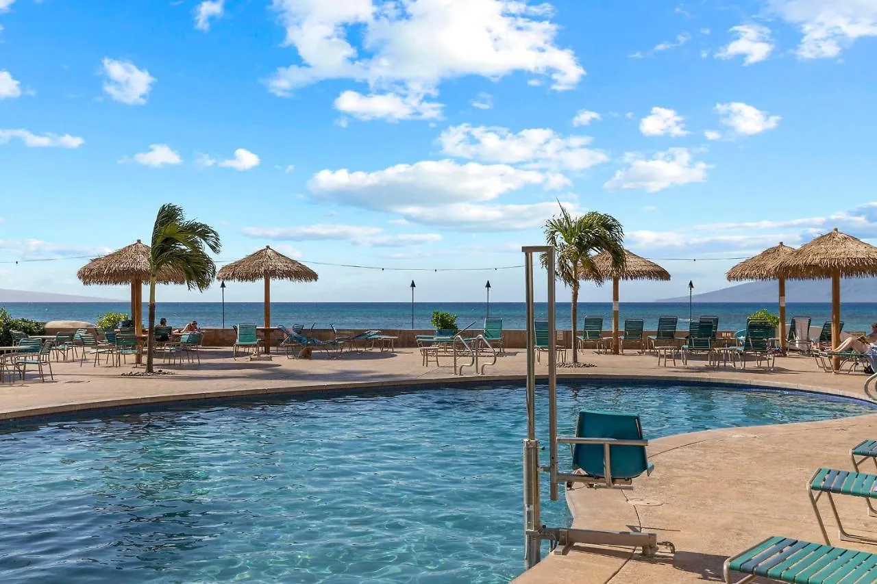 Incredible Beachfront 1br - Sleeps 4 Awesome Location And In The Center Of Restaurants Many Beaches Golf And More Ferienhaus Kahana