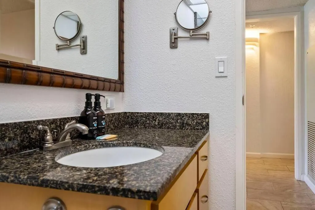 Kaanapali Shores 423- Ocean View 2 Bed, 2bath Kaanapali Shores Gem