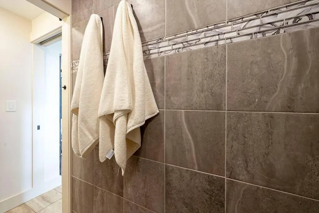 Hale Ono Loa 403- Top Floor, Ocean View, & Complete Modern Remodel Apartman