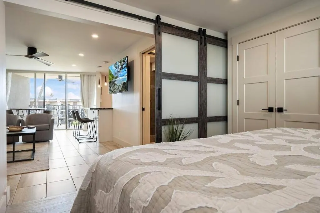 Apartman Hale Ono Loa 403- Top Floor, Ocean View, & Complete Modern Remodel Kahana