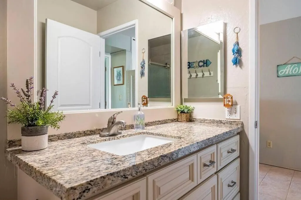 Hale Kamaole 7-169- Ground Floor, Ocean View, Updated Kihei Gem *