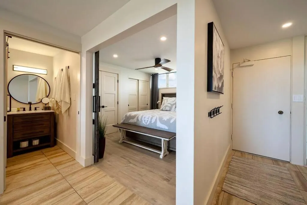 Hale Ono Loa 403- Top Floor, Ocean View, & Complete Modern Remodel Kahana