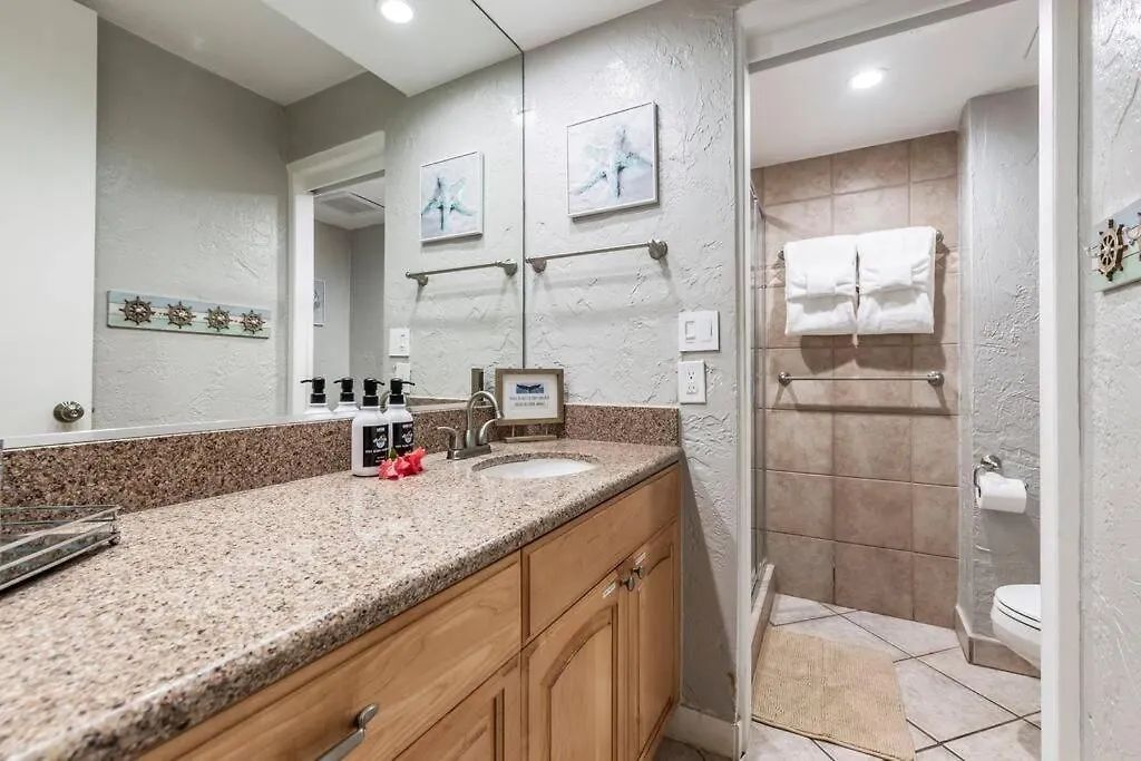 Papakea E206- Updated Papakea Oceanview Condo, The Amenities Apartment *