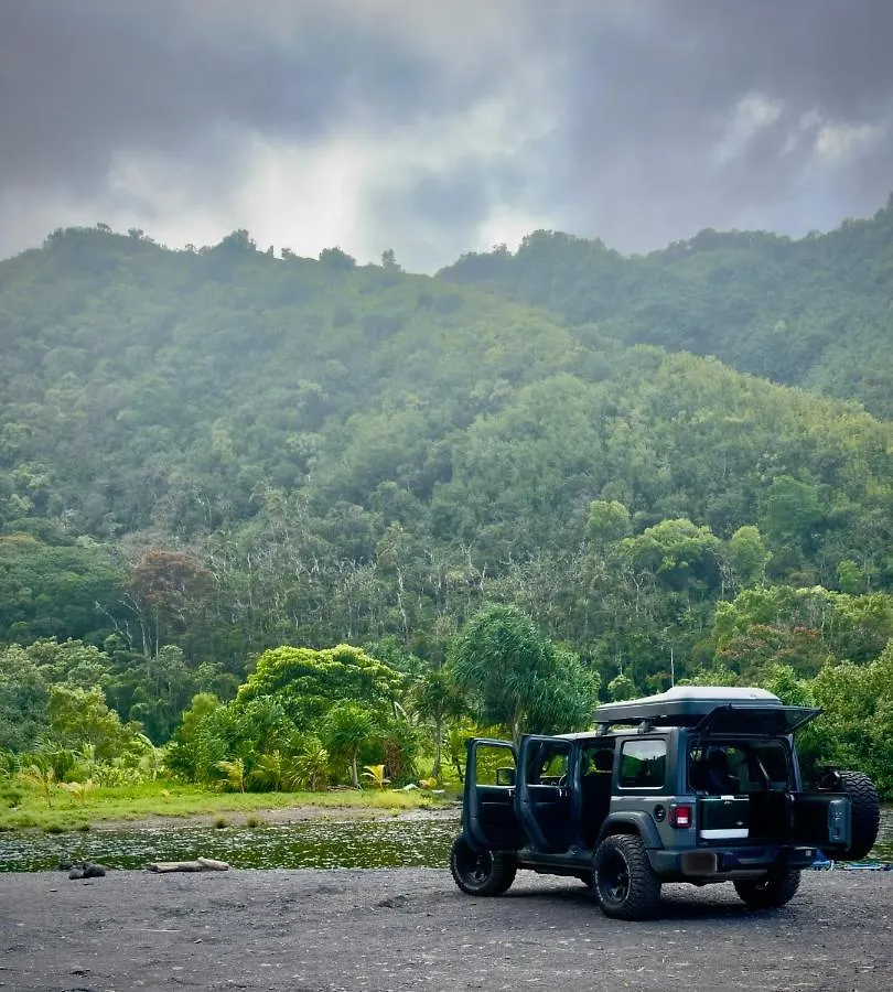 Explore Maui's Diverse And Uncover The Island's Beauty From Fresh Perspectives Every Day As You Journey With Aloha Glamp's Great Jeep Equipped With A Rooftop Tent Паиа