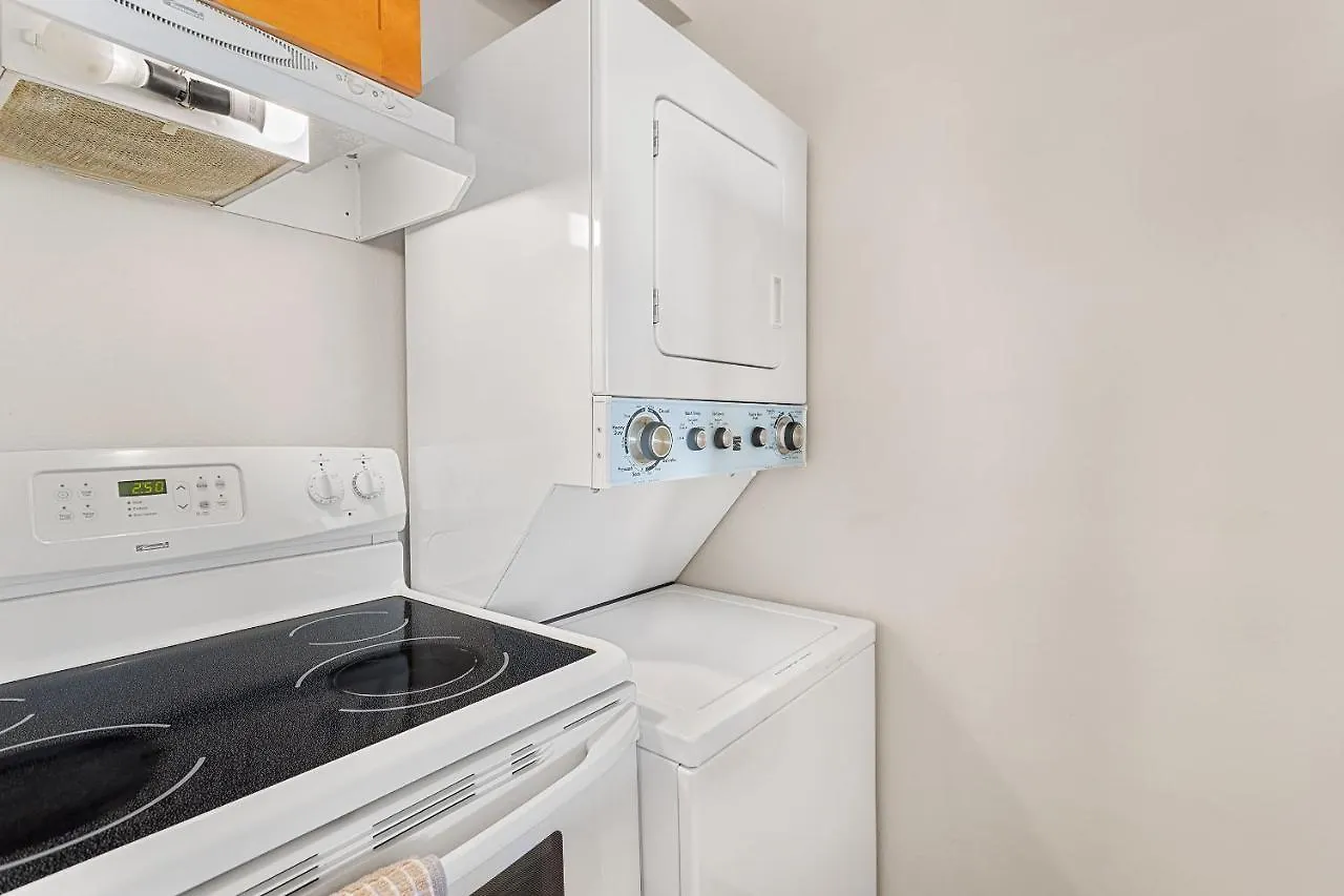 Island Surf 304 - Renovated, Ocean Views, Split Ac *