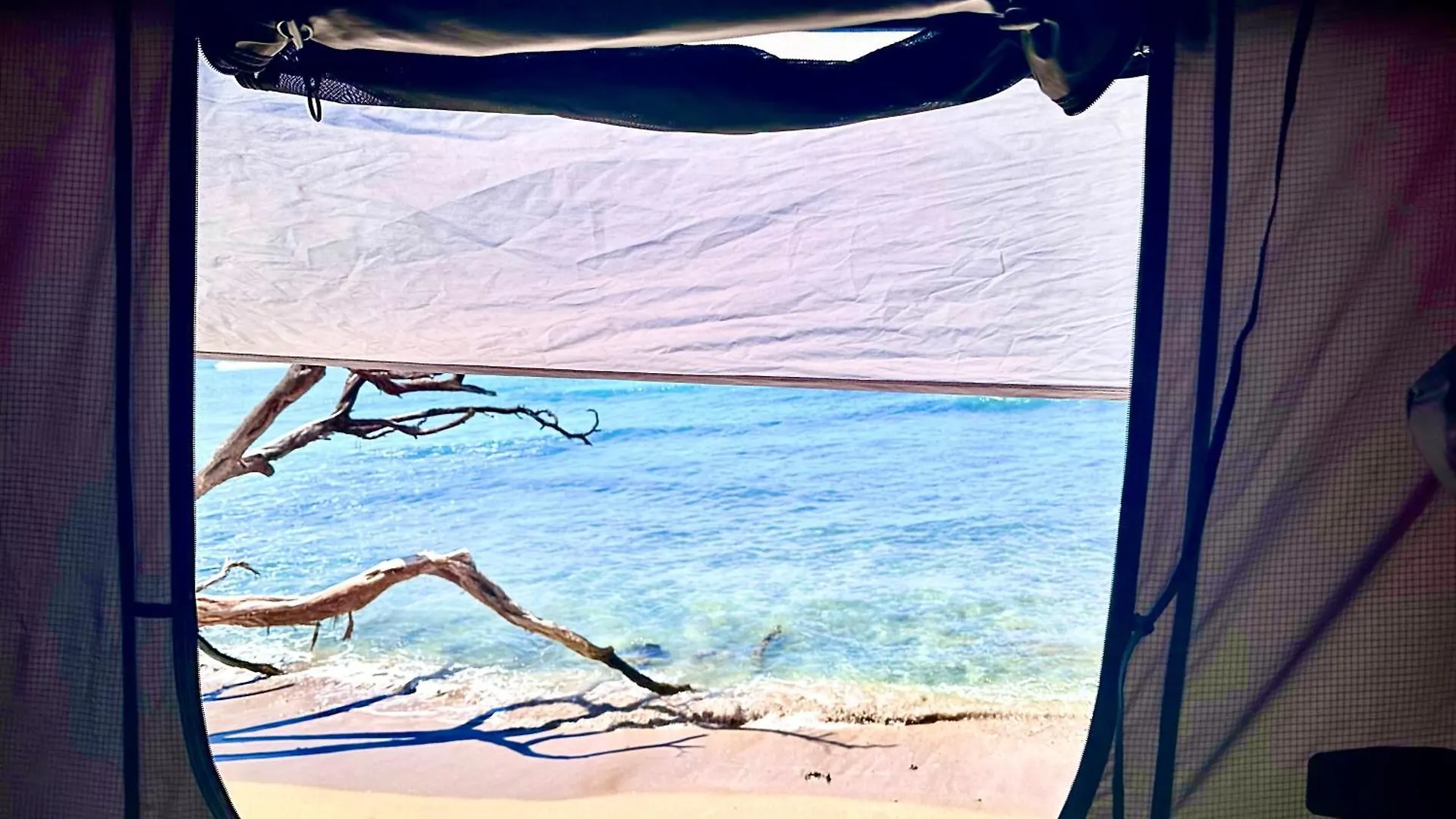 Apartment Embark On A Journey Through Maui With Aloha Glamp's Jeep And Rooftop Tent Allows To Discover Diverse Campgrounds, Unveiling The Island's Beauty From Unique Perspectives Each Day *