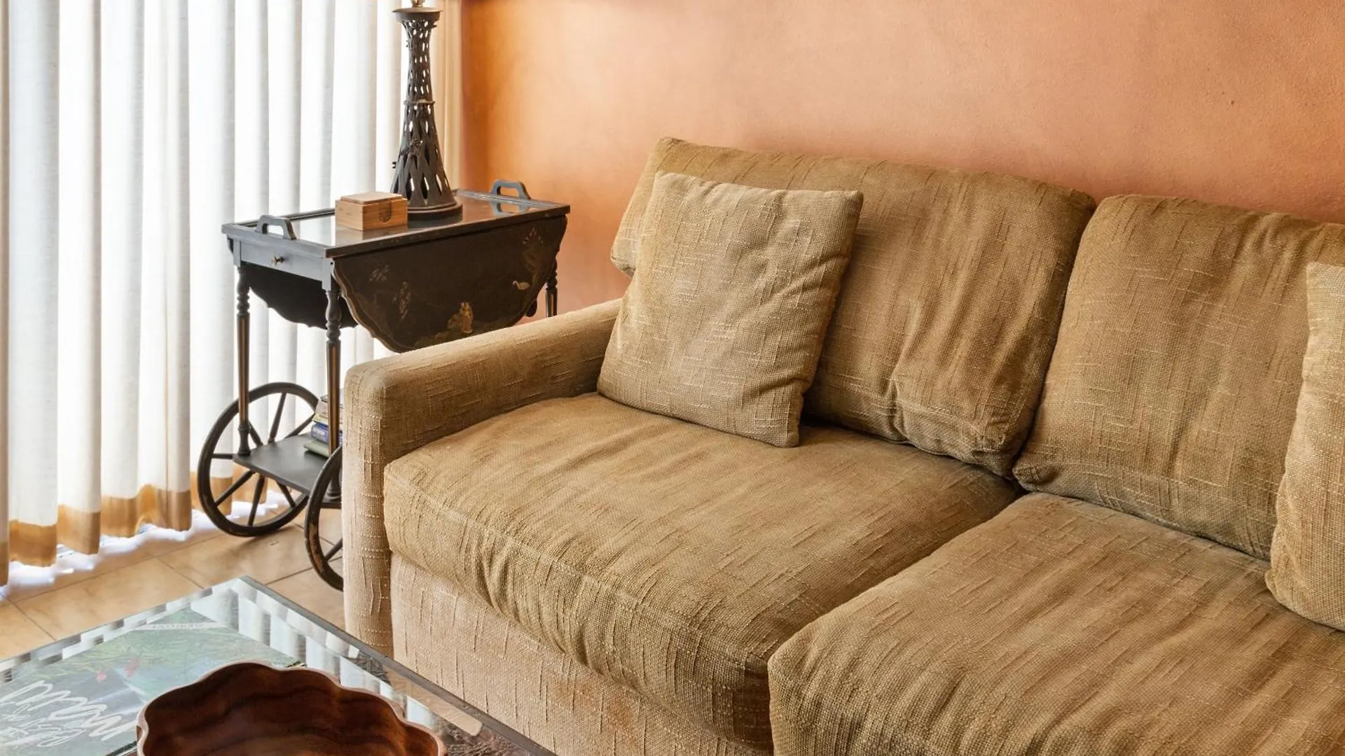 Apartment Orchid Suite, 1 Bedroom, Sleeps 4, Pool & Bbq, Pre-Renovation Summer Sale Kihei