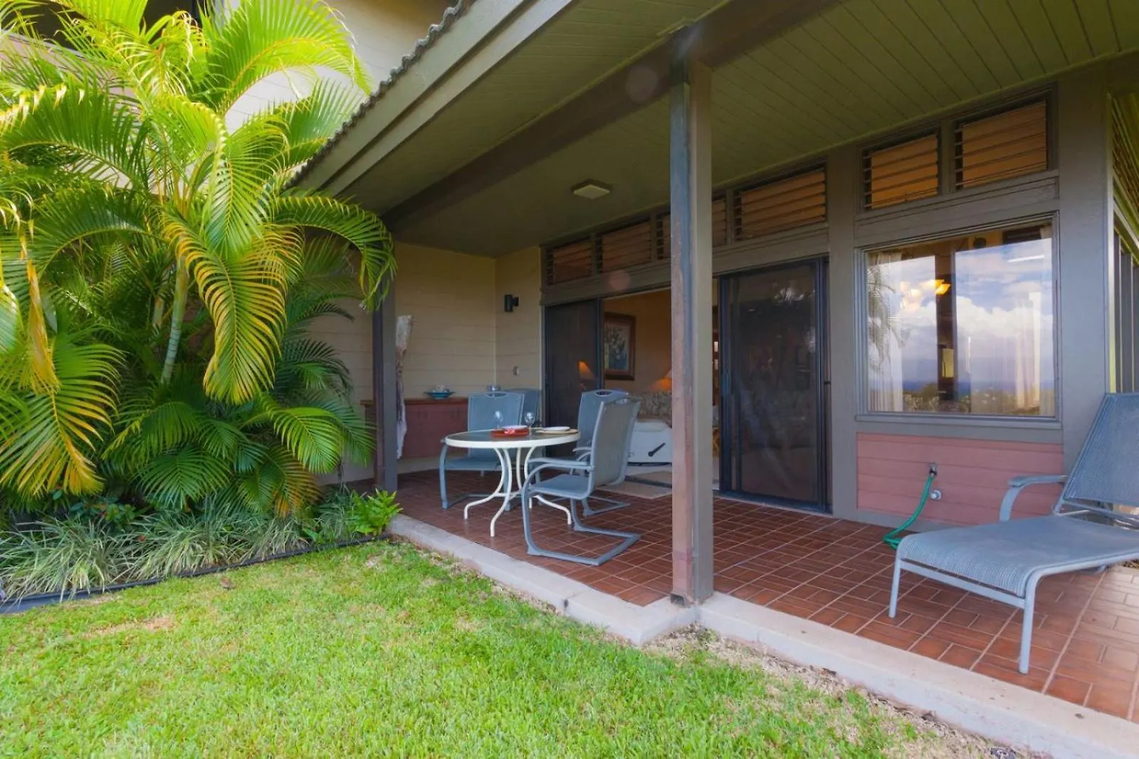 2711 Ridge * Kahana