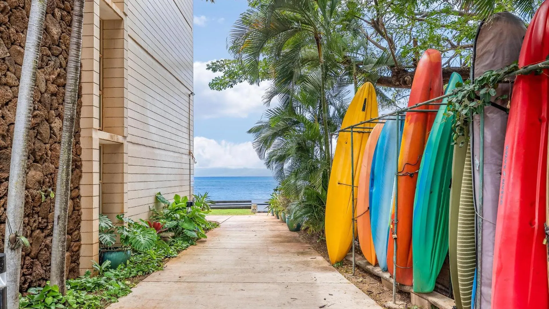 Holiday home Reef 201 *