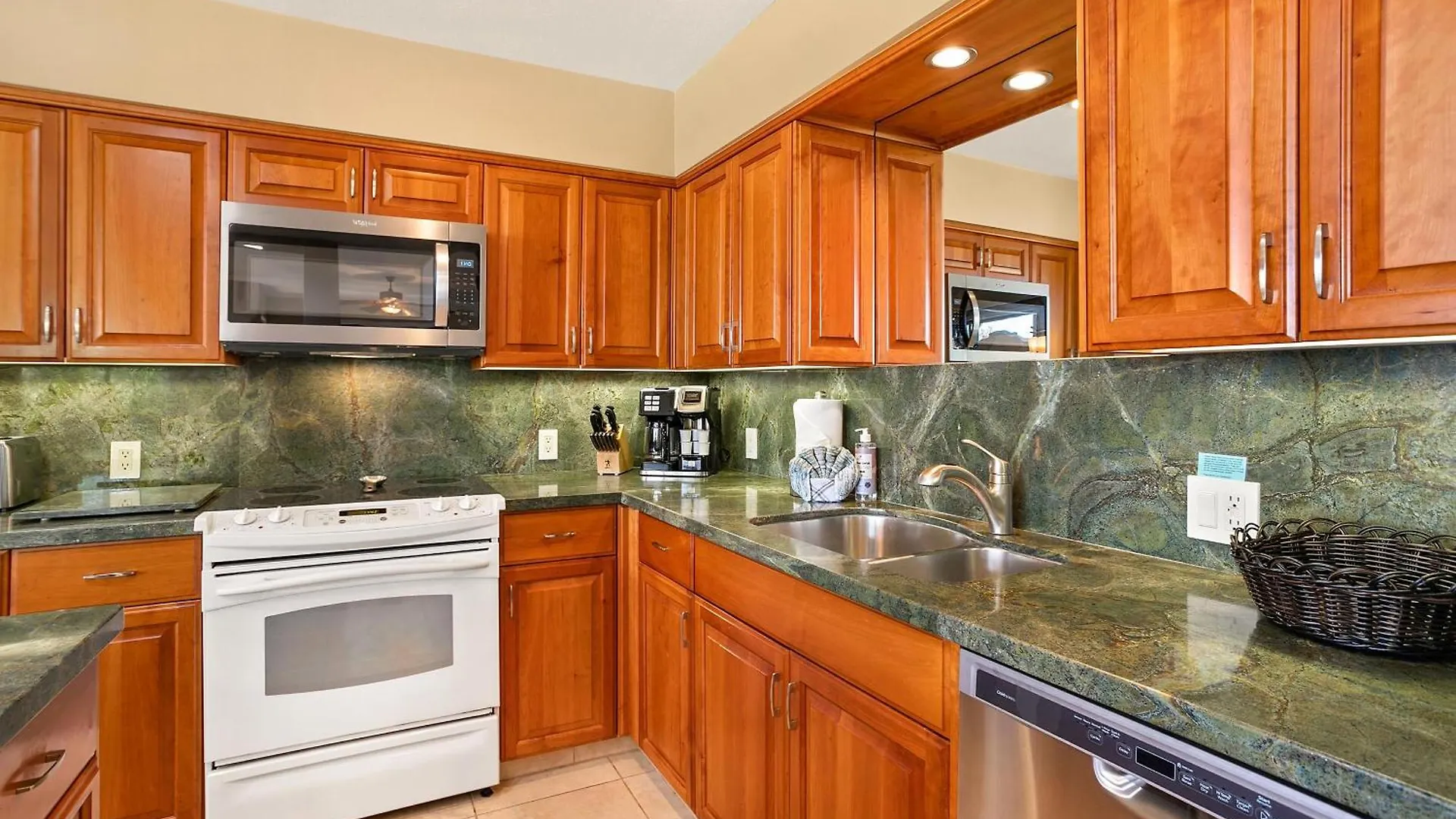 Makena Surf G-201 - End Unit, Panoramic Views, Ac! Сasa de vacaciones Wailea (Maui)