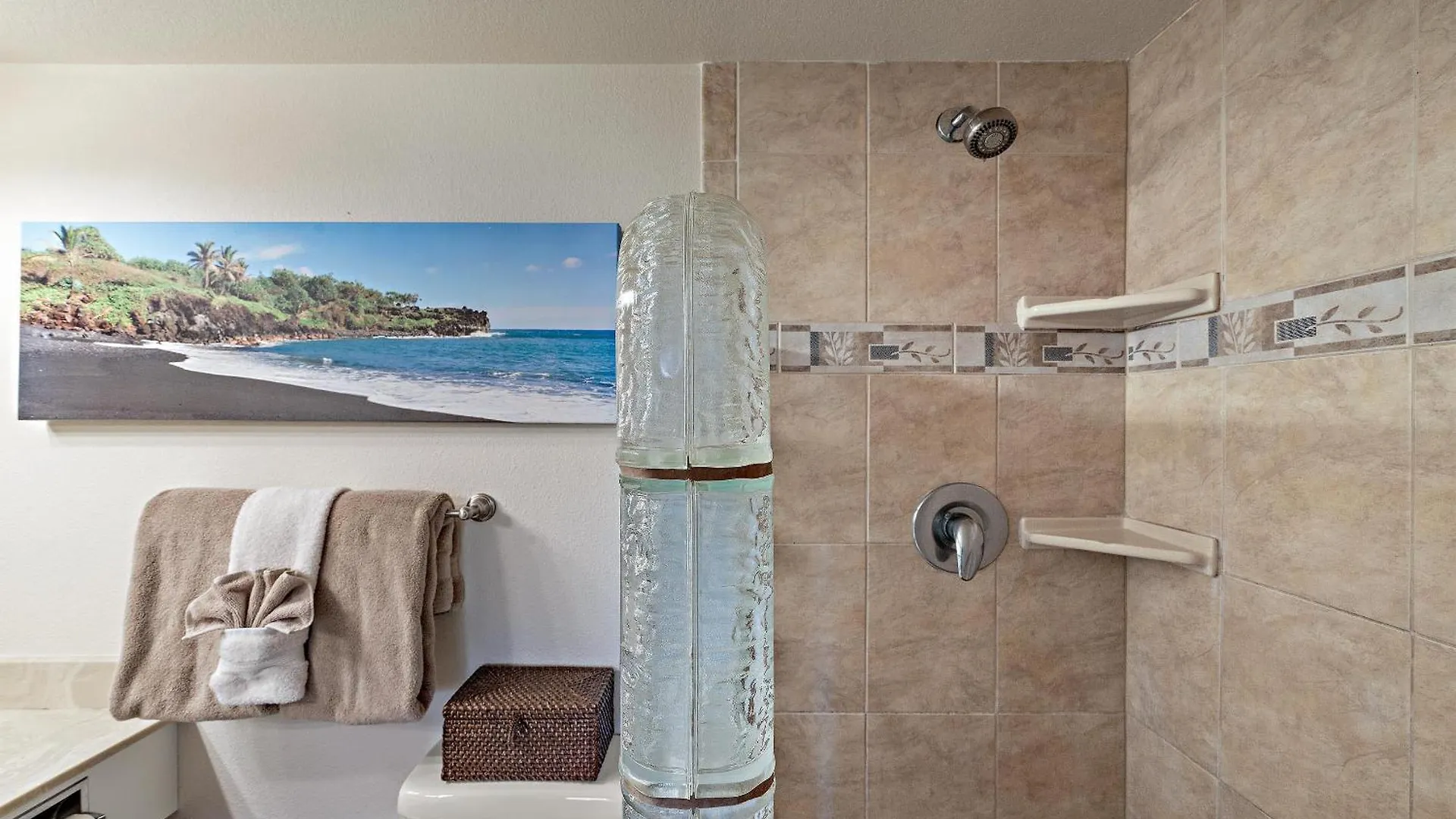 Дом отдыха Kamaole Sands 9-301 - Luxury Renovation, Split Ac Уэйлея