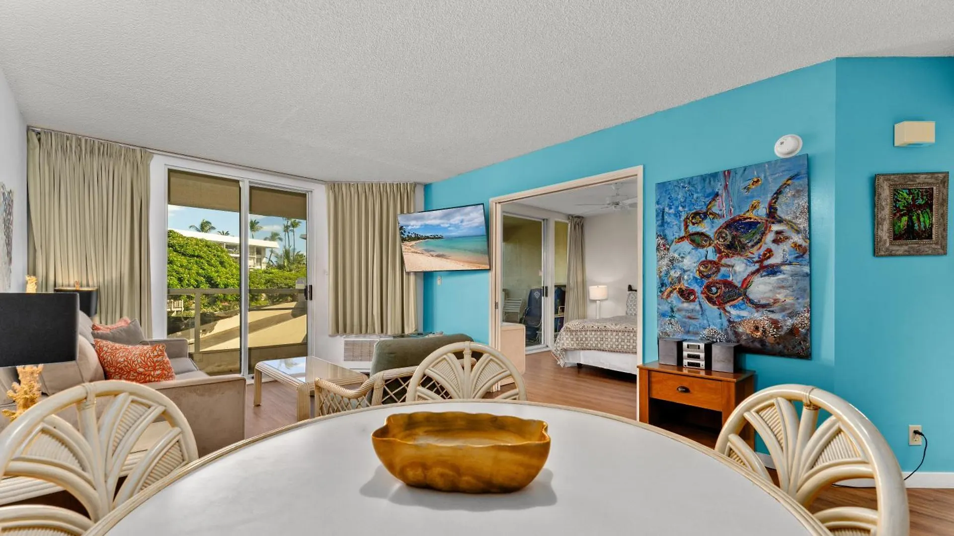Spacious Across The Street From Maui's Beaches Mbg304 *