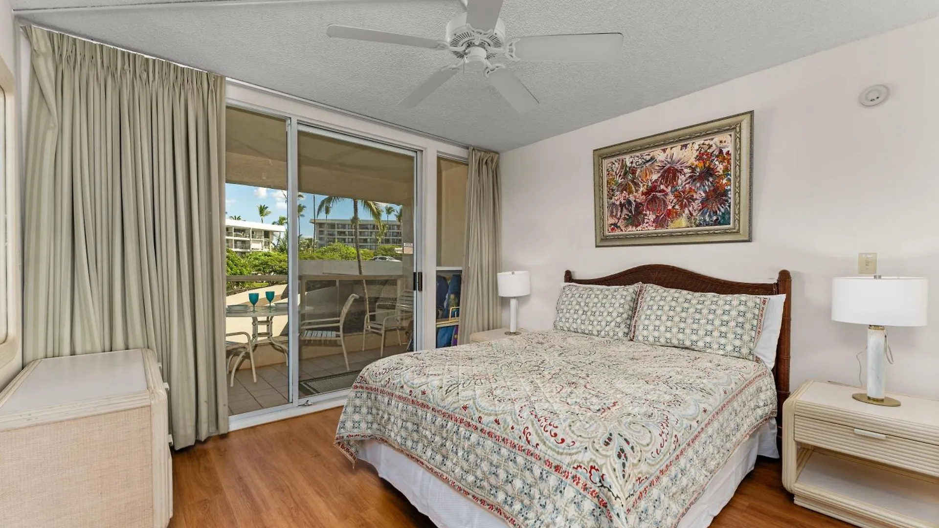 Spacious Across The Street From Maui's Beaches Mbg304 *