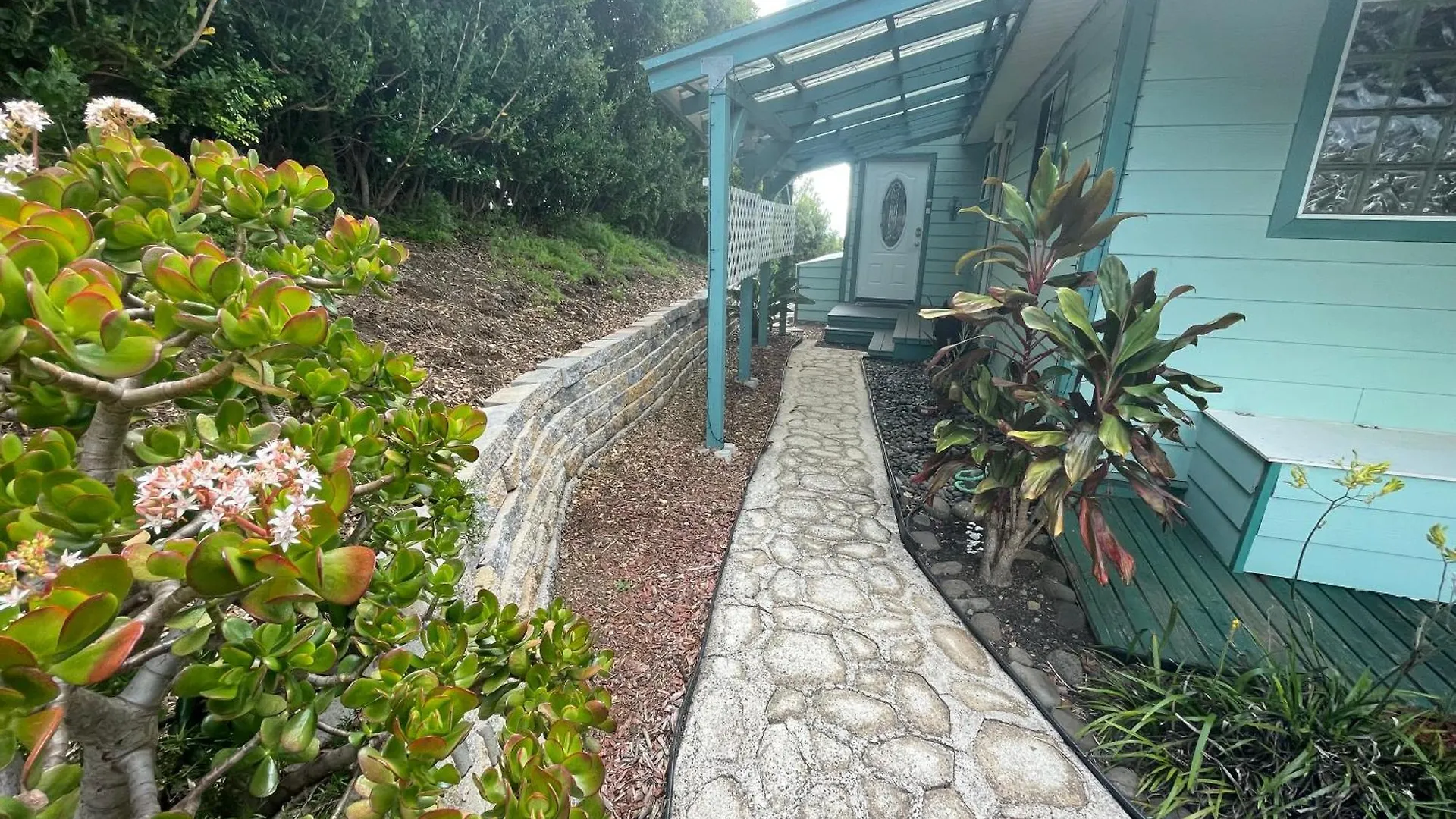 Ha'le Kiana Bed & Breakfast 3*