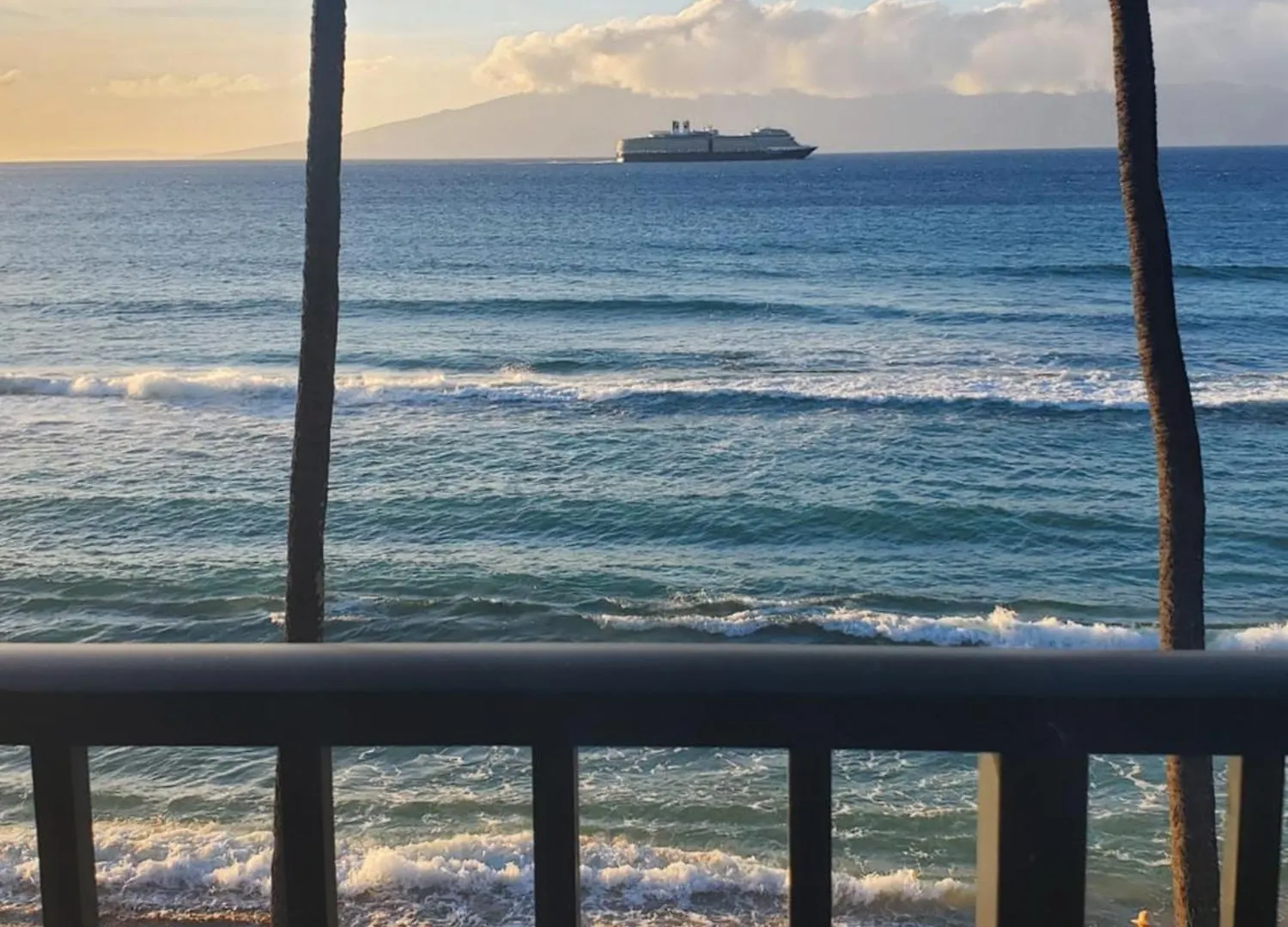 The Noniluna One - Sleeps 10 Pack N Play Lahaina