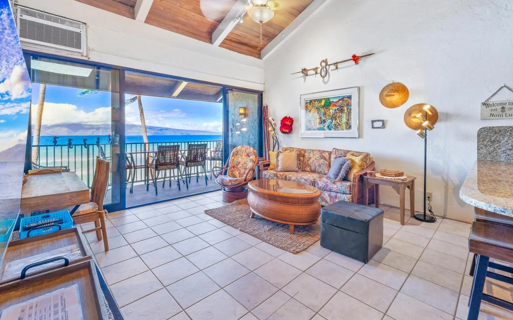 The Noniluna One - Sleeps 10 Pack N Play Lahaina