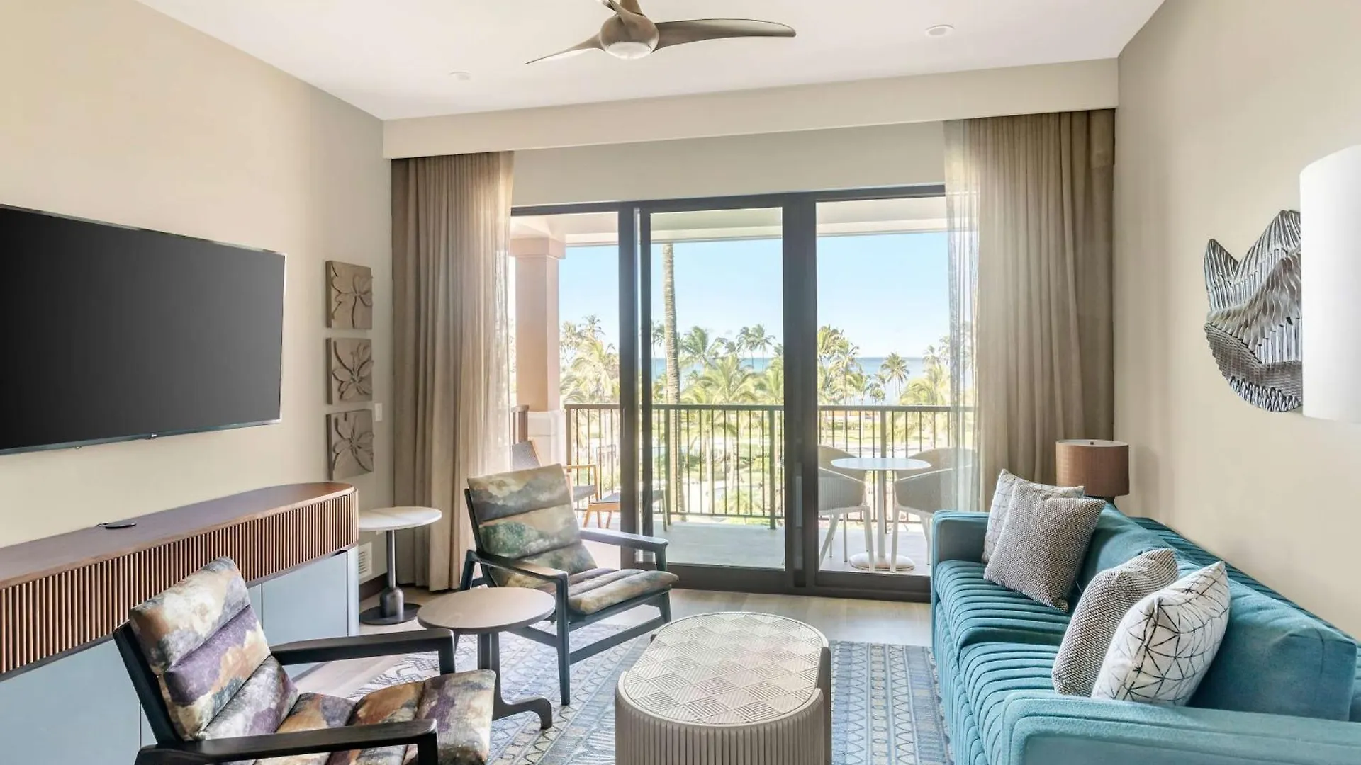 Hilton Grand Vacations Club Maui Bay Hotel 3*