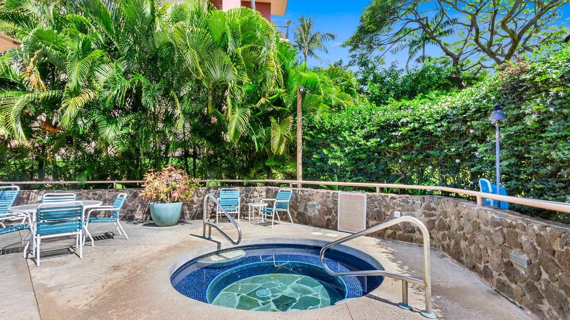 Kahana Resort 3*