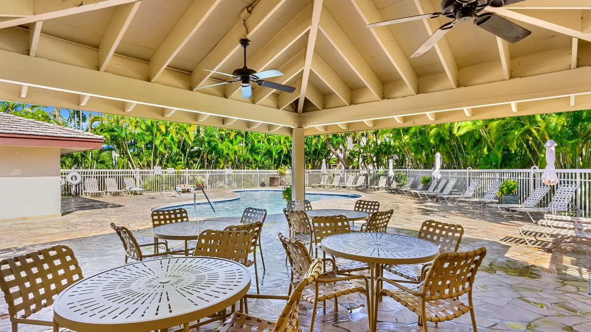 Maui Banyan Vacation Club Aparthotel 3*