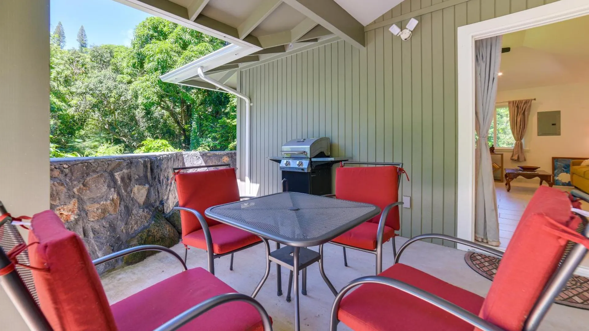 Bright Patio And Rainforest View Apartament *