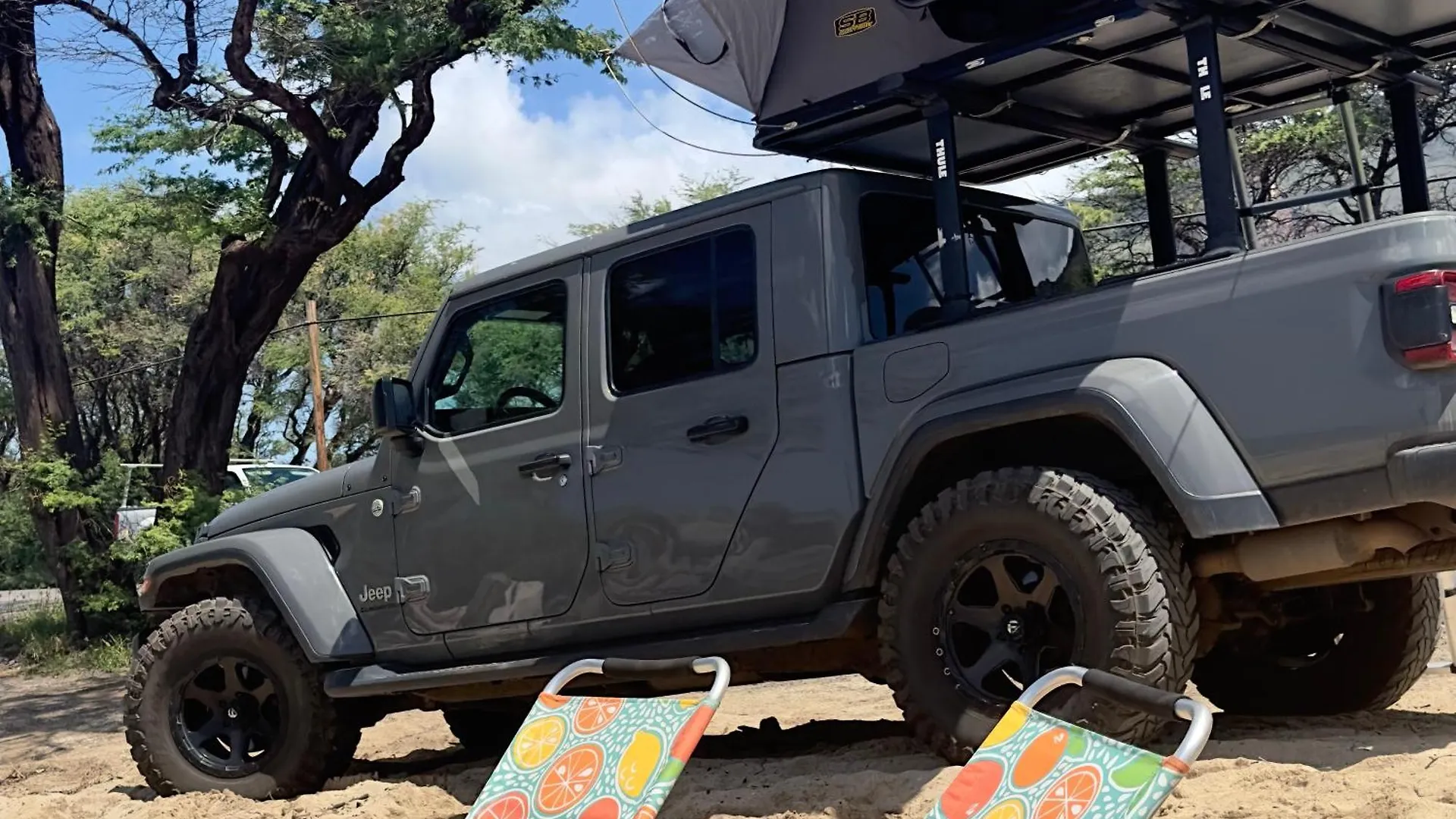 Apartment Embark On A Journey Through Maui With Aloha Glamp's Jeep And Rooftop Tent Allows To Discover Diverse Campgrounds, Unveiling The Island's Beauty From Unique Perspectives Each Day *