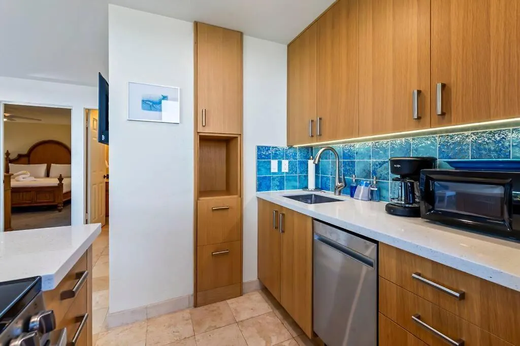 Apartment Nani Kai Hale 209- Remodeled Prime Oceanfront 1 Bedroom Gem *