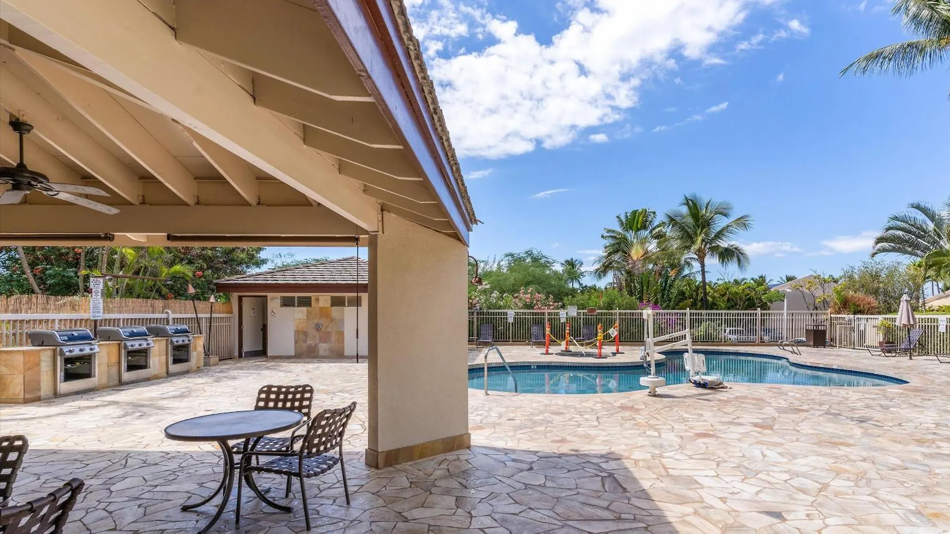 Maui Banyan Tatil Evi