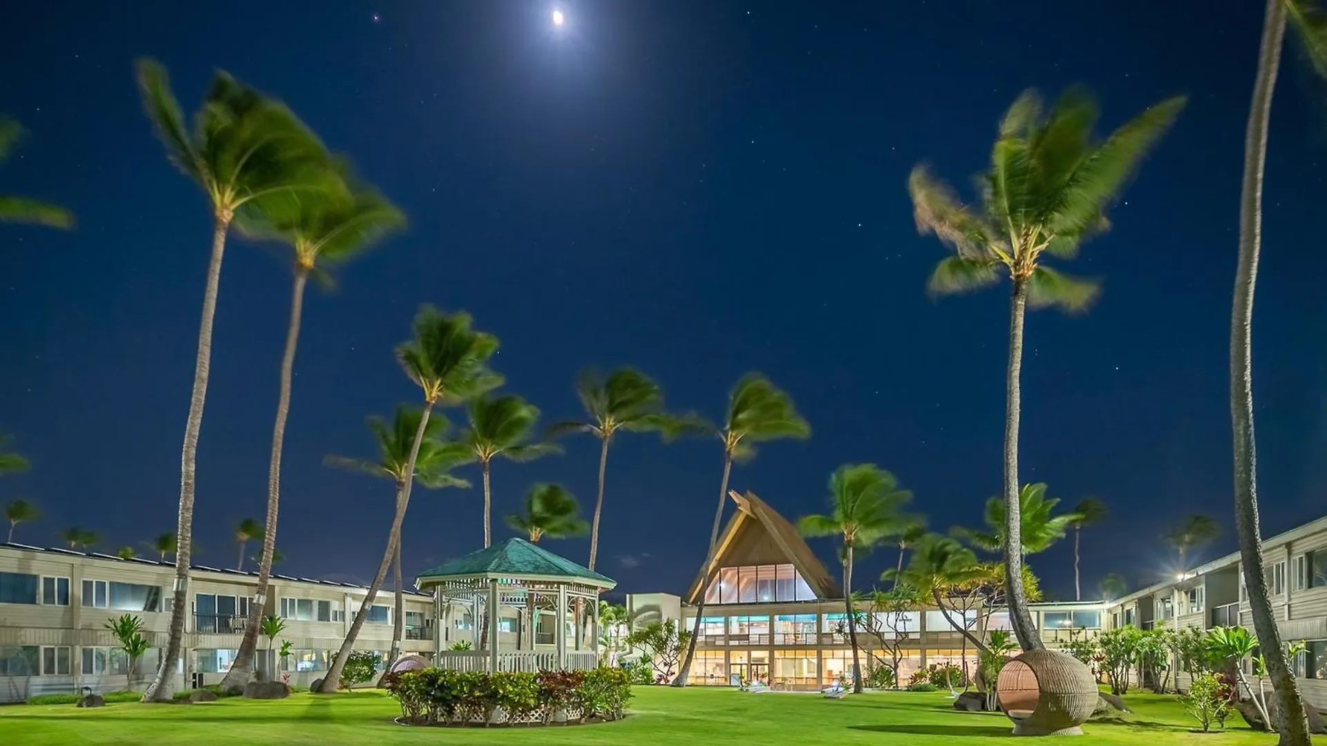 Maui Hotel 3*