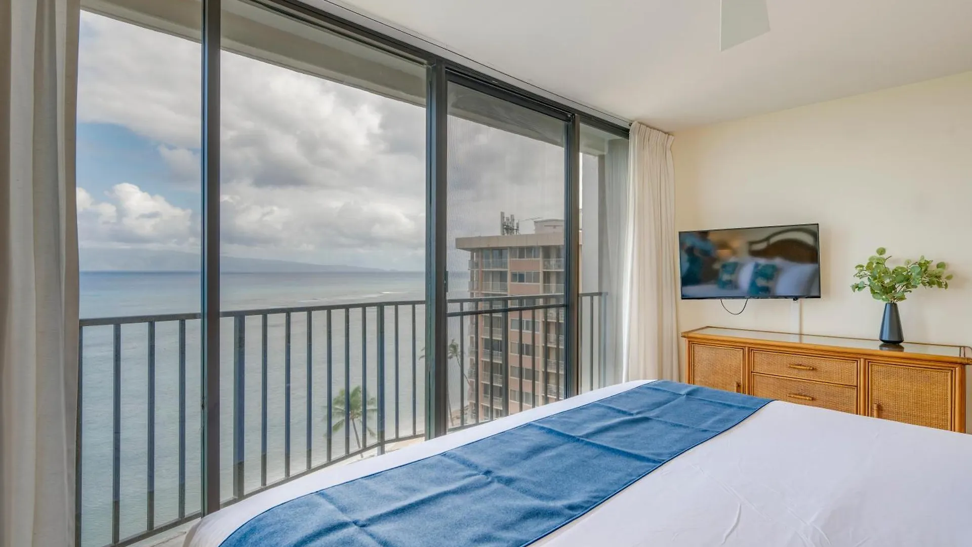 Valley Isle 1204b
