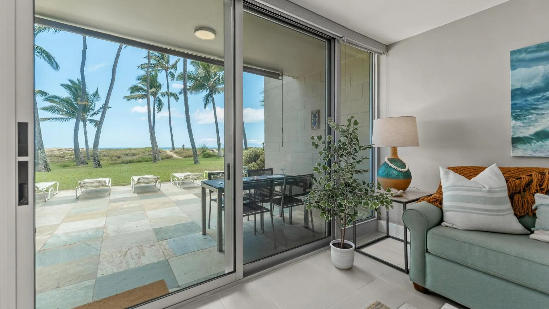 Oceanfront Paradise: Fully Remodeled Ground Floor * Kihei