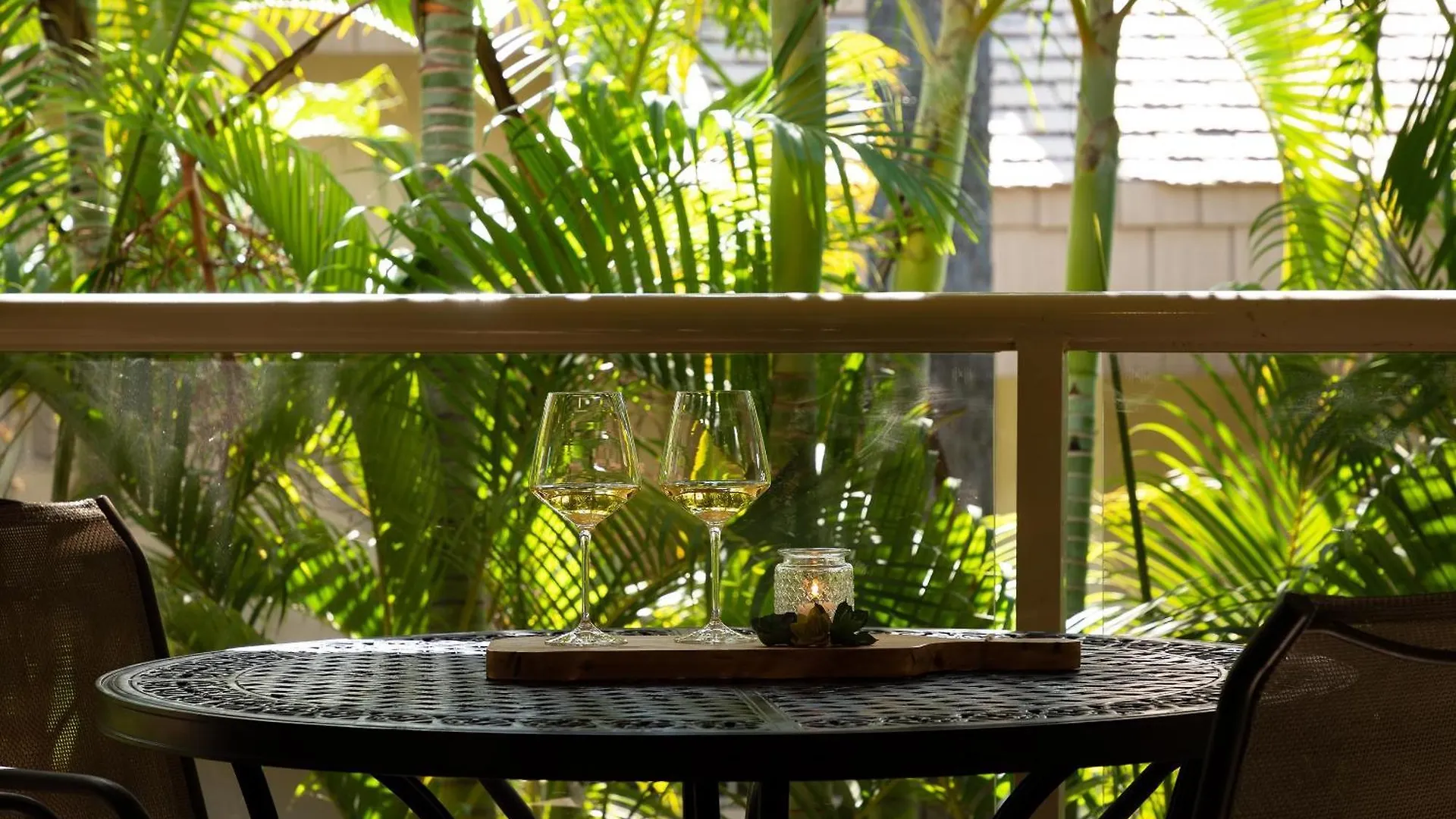 Maui Banyan A 203 - 2b