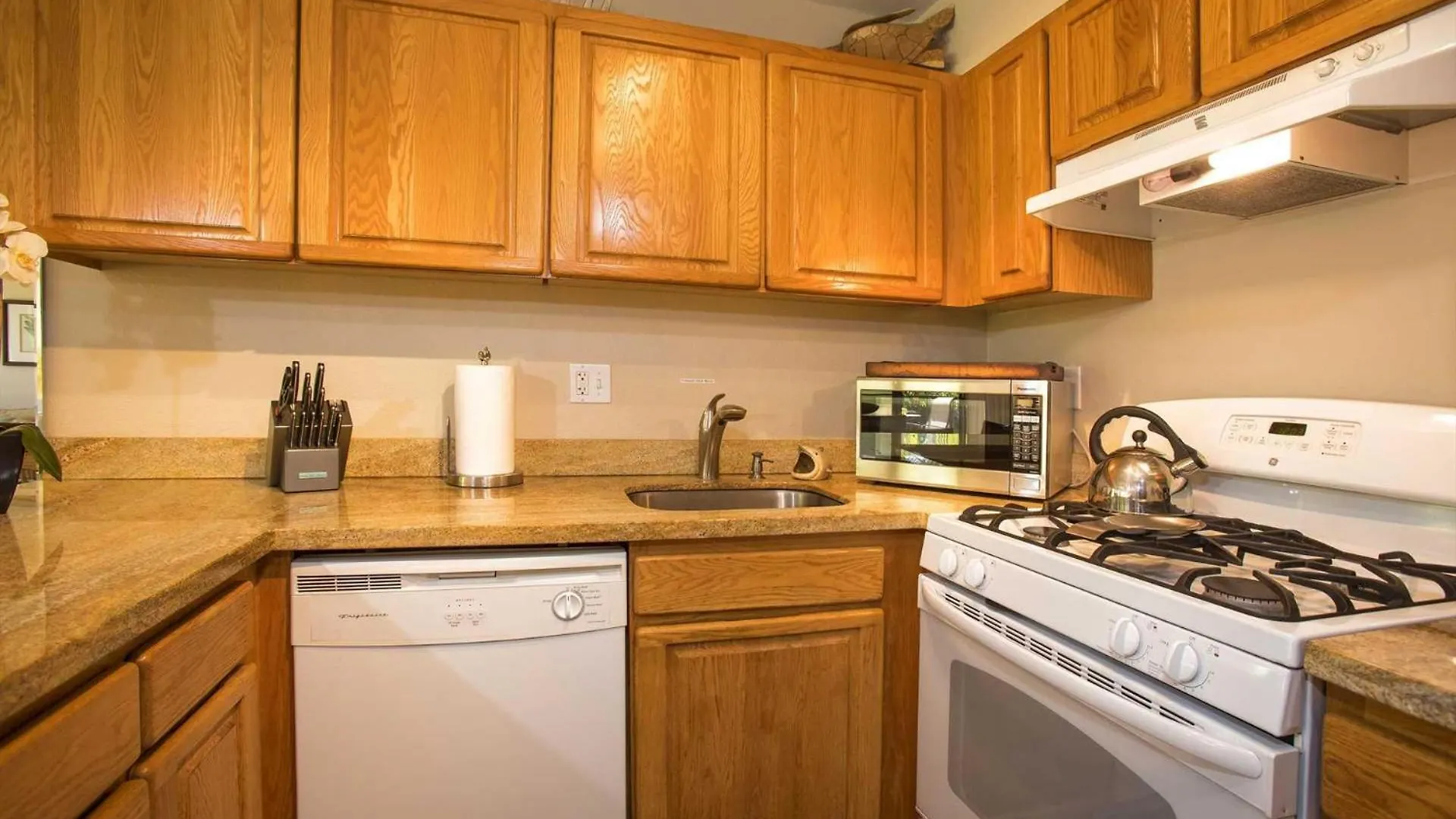 Kihei Akahi - Unit C313