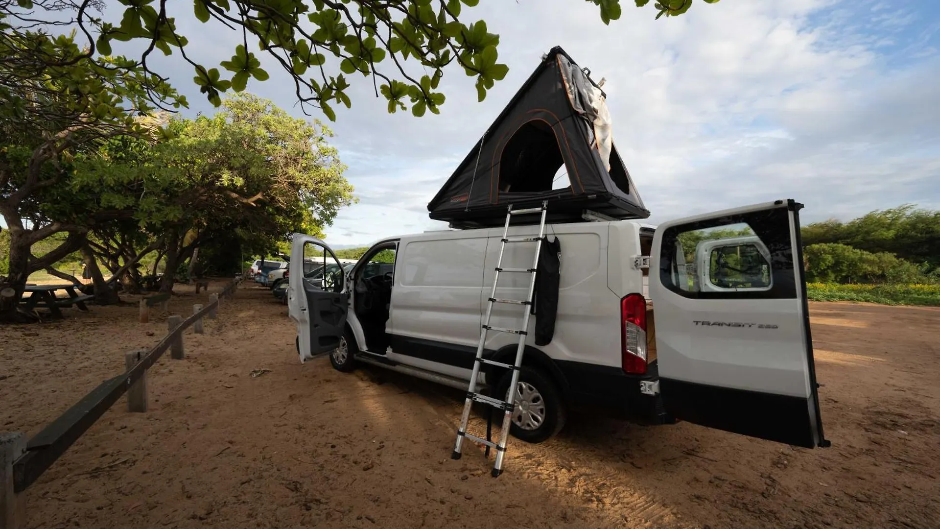 Campcar Maui Jeeps Suvs Hybrid Camper With Equipment And Travel Advice