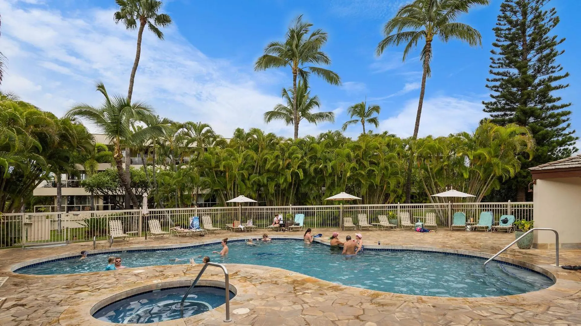 Tropical Serenity - Spacious Beautiful Maui Holiday home *