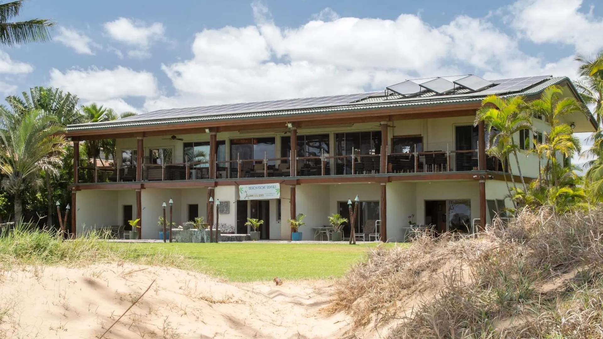 Aloha Aku Bamboo - Discover Beachfront Serenity