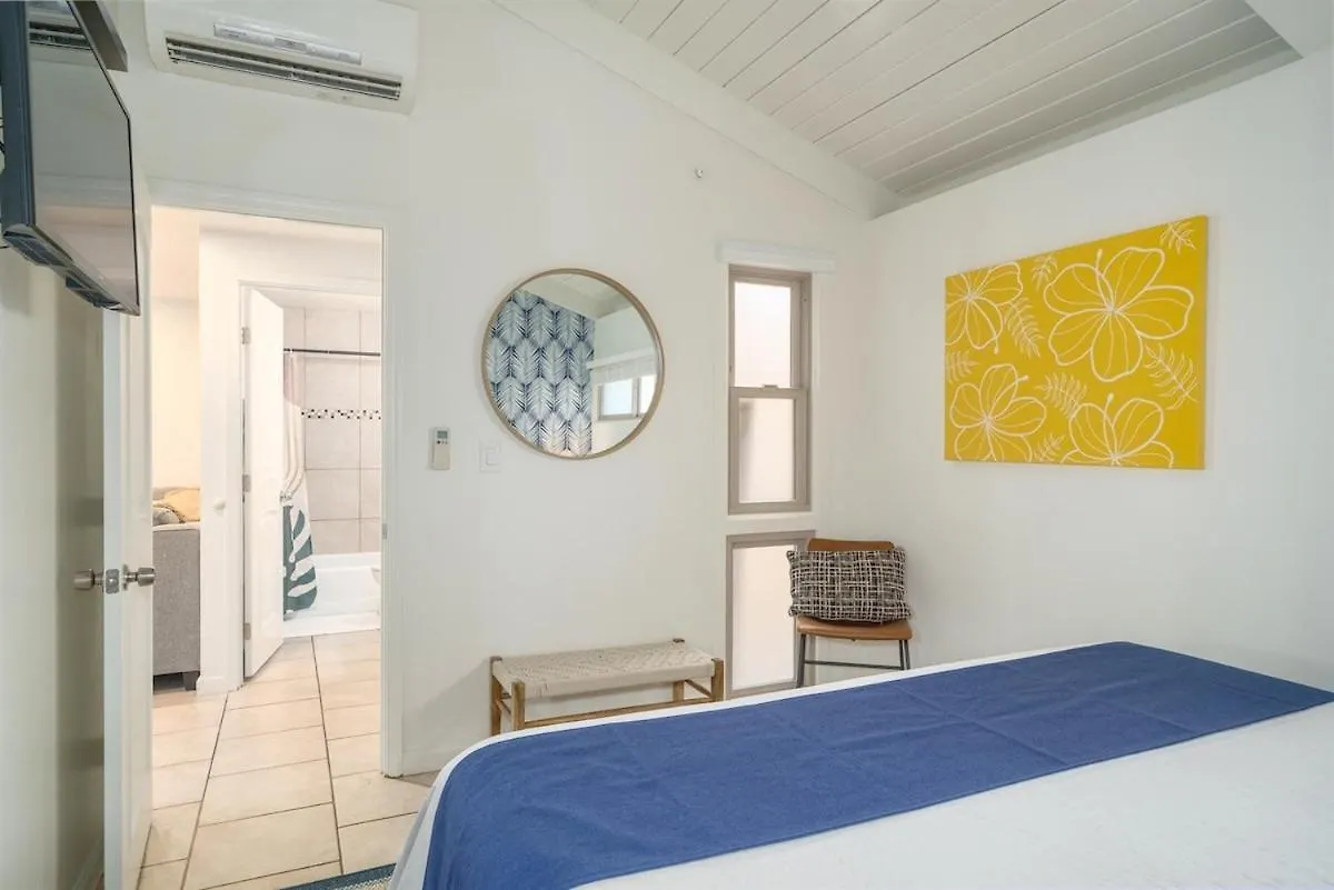 Beachfront Condo—3 Bedrooms—fully Renovated Holiday home Kihei